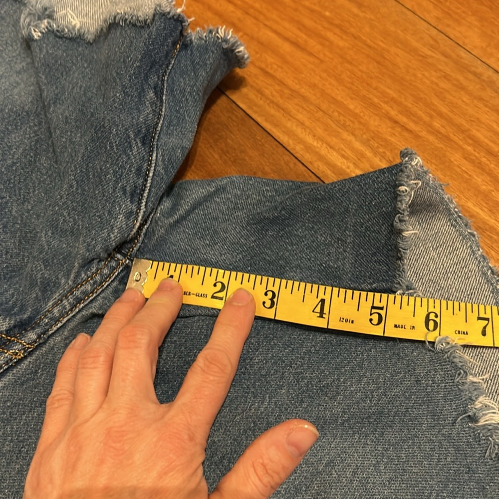 Levi 501 Button Fly Cutoffs - Picture 7 of 7